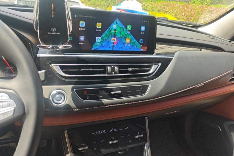 Used CHANGAN CS75 2024 Enjoy Edition 1.5T DCT Luxury Model Audio And AC Panel
