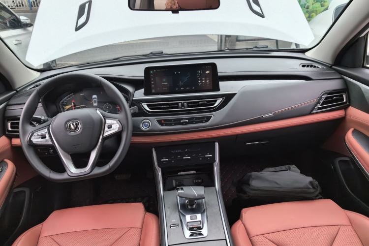 Used CHANGAN CS75 2024 Enjoy Edition 1.5T DCT Luxury Model Center Console