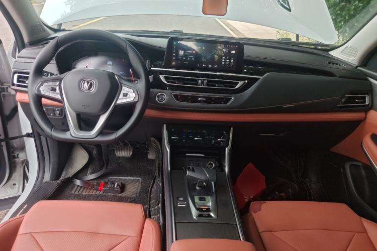Used CHANGAN CS75 2024 Enjoyment Edition 1.5T DCT Prestige Model Center Console
