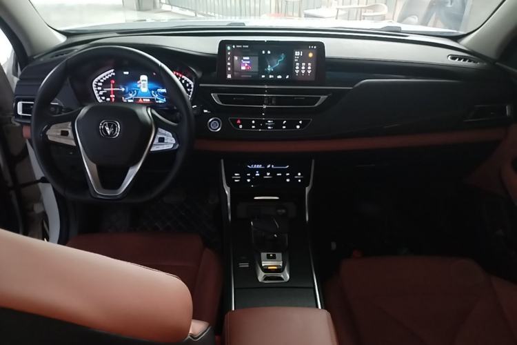 Used CHANGAN CS75 2024 Enjoy Edition 1.5T DCT Luxury Model Center Console