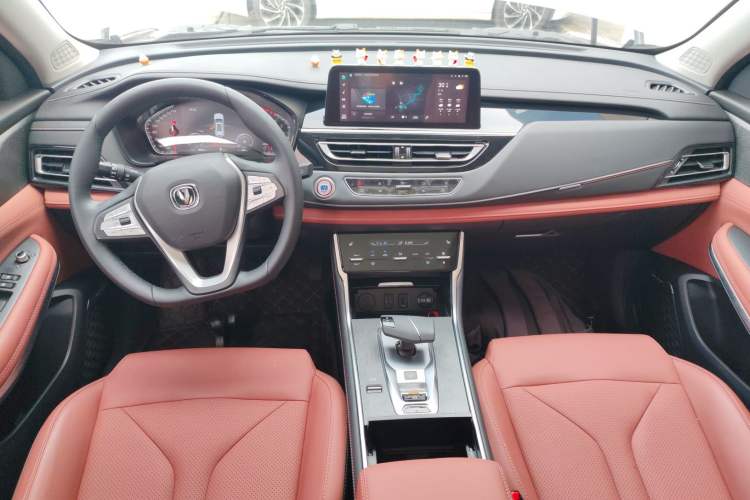 Used CHANGAN CS75 2024 Enjoyment Edition 1.5T DCT Prestige Model Center Console