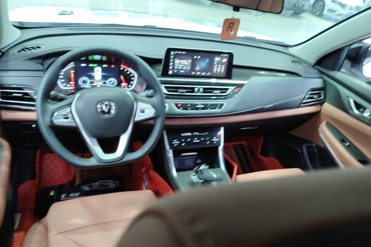 Used CHANGAN CS75 2024 Enjoy Edition 1.5T DCT Luxury Model Center Console