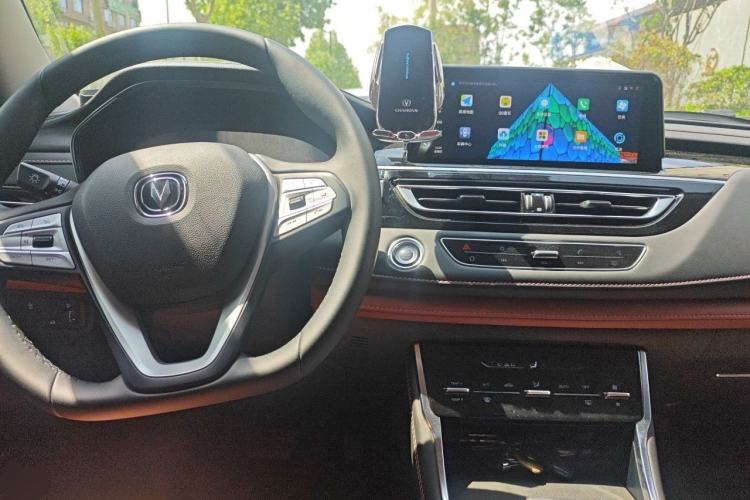 Used CHANGAN CS75 2024 Enjoy Edition 1.5T DCT Luxury Model Center Console
