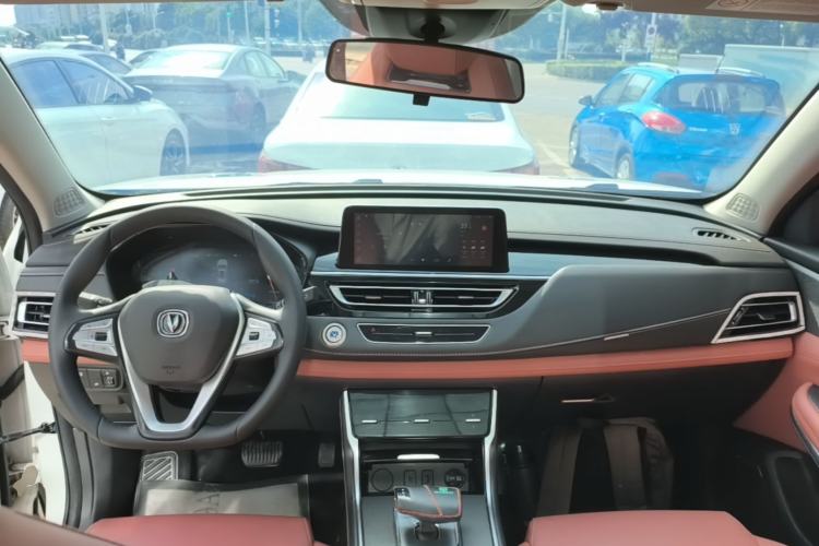 Used CHANGAN CS75 2024 Enjoyment Edition 1.5T DCT Prestige Model Center Console