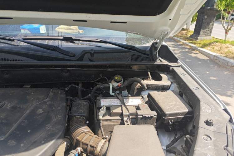 Used CHANGAN CS75 2024 Enjoy Edition 1.5T DCT Luxury Model Engine Bay Left