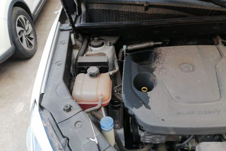 Used CHANGAN CS75 2024 Enjoy Edition 1.5T DCT Luxury Model Engine Bay Right