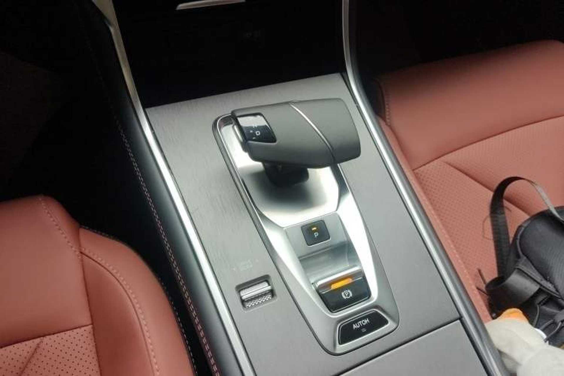 Used CHANGAN CS75 2024 Enjoy Edition 1.5T DCT Luxury Model Gear Lever