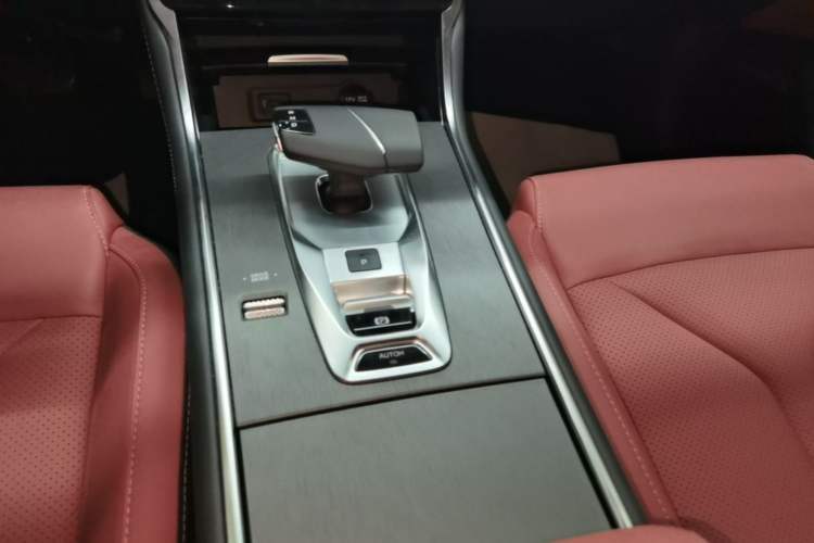 Used CHANGAN CS75 2024 Enjoy Edition 1.5T DCT Luxury Model Gear Lever