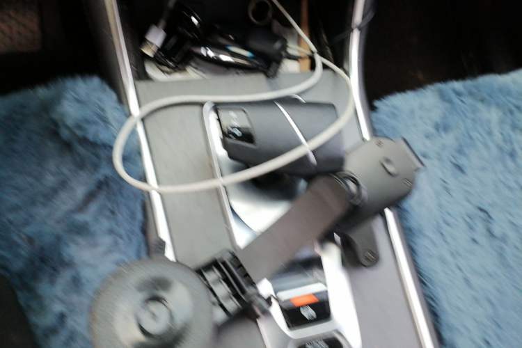 Used CHANGAN CS75 2024 Enjoy Edition 1.5T DCT Luxury Model Gear Lever