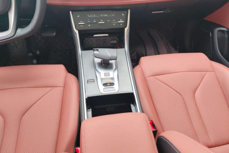 Used CHANGAN CS75 2024 Enjoyment Edition 1.5T DCT Prestige Model Gear Lever