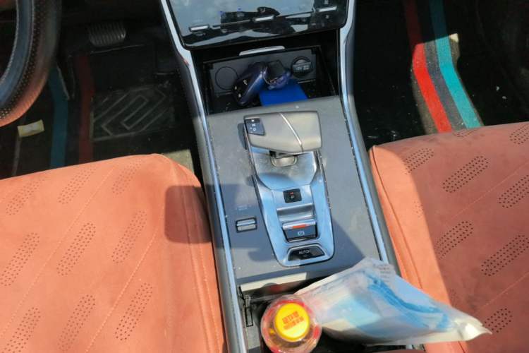 Used CHANGAN CS75 2024 Enjoyment Edition 1.5T DCT Prestige Model Gear Lever
