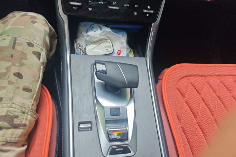 Used CHANGAN CS75 2024 Enjoyment Edition 1.5T DCT Prestige Model Gear Lever