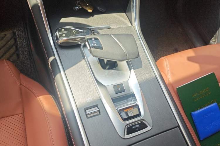 Used CHANGAN CS75 2024 Enjoy Edition 1.5T DCT Luxury Model Gear Lever