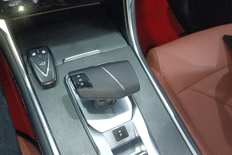 Used CHANGAN CS75 2024 Enjoyment Edition 1.5T DCT Prestige Model Gear Lever
