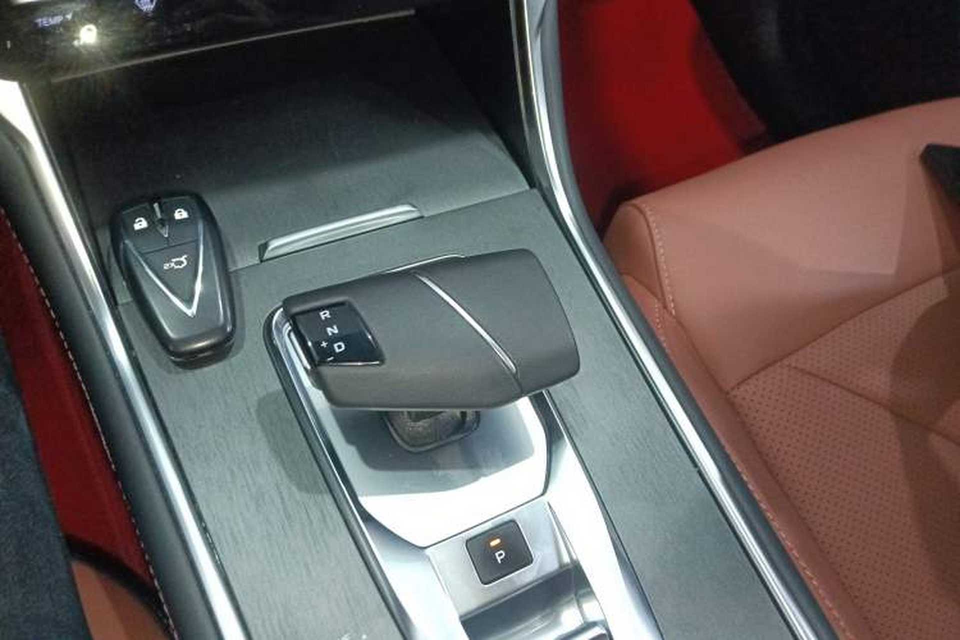 Used CHANGAN CS75 2024 Enjoyment Edition 1.5T DCT Prestige Model Gear Lever