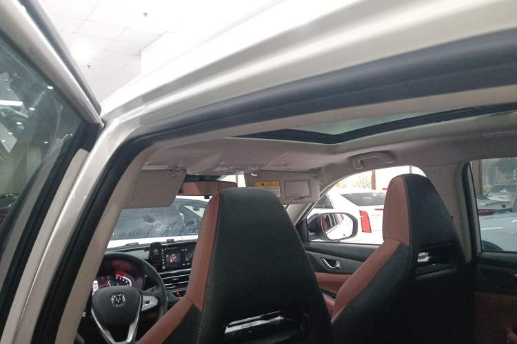 Used CHANGAN CS75 2024 Enjoyment Edition 1.5T DCT Prestige Model Headliner