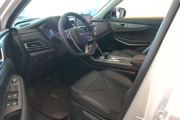 Used CHANGAN CS75 2024 Enjoy Edition 1.5T DCT Luxury Model Interior 1