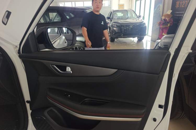 Used CHANGAN CS75 2024 Enjoy Edition 1.5T DCT Luxury Model Interior 5