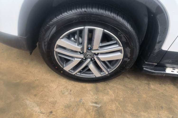 Used CHANGAN CS75 2024 Enjoy Edition 1.5T DCT Luxury Model Left Front Wheel Hub