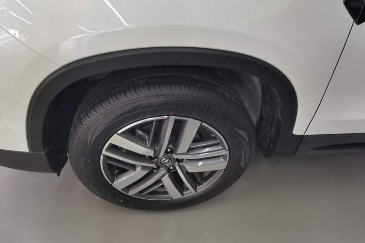 Used CHANGAN CS75 2024 Enjoy Edition 1.5T DCT Luxury Model Left Front Wheel Hub