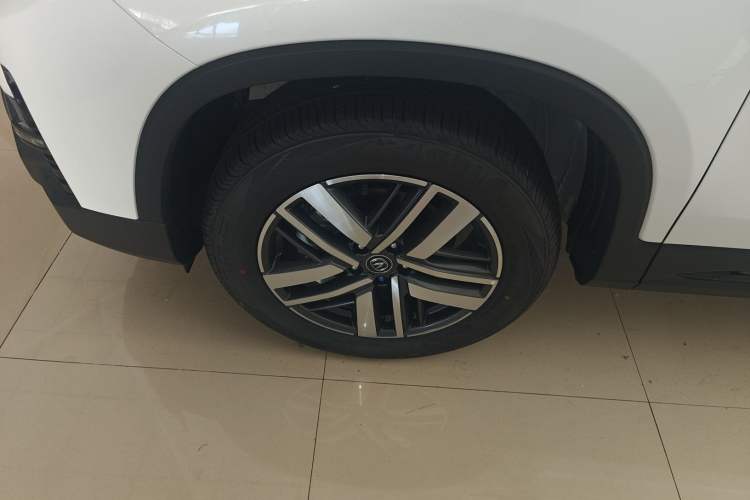 Used CHANGAN CS75 2024 Enjoy Edition 1.5T DCT Luxury Model Left Front Wheel Hub