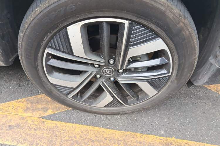 Used CHANGAN CS75 2024 Enjoyment Edition 1.5T DCT Prestige Model Right Front Wheel Hub