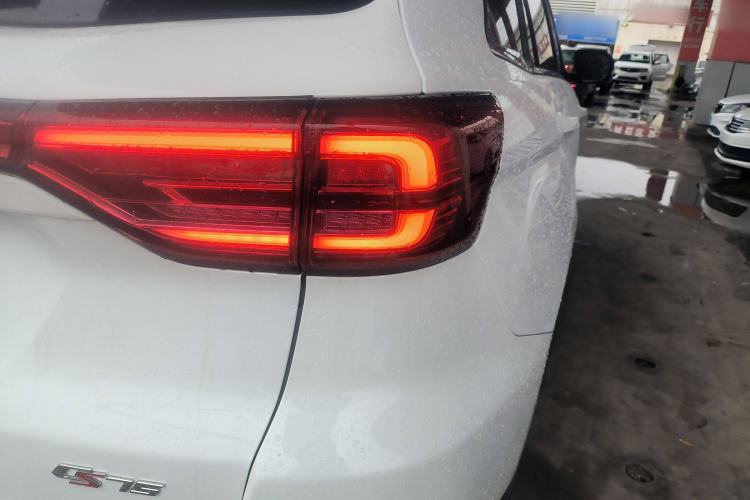 Used CHANGAN CS75 2024 Enjoy Edition 1.5T DCT Luxury Model Right Rear Taillight