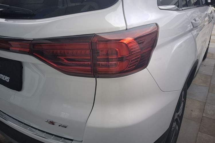 Used CHANGAN CS75 2024 Enjoy Edition 1.5T DCT Luxury Model Right Rear Taillight