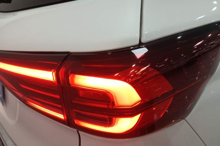 Used CHANGAN CS75 2024 Enjoyment Edition 1.5T DCT Prestige Model Right Rear Taillight