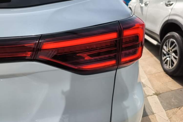Used CHANGAN CS75 2024 Enjoyment Edition 1.5T DCT Prestige Model Right Rear Taillight