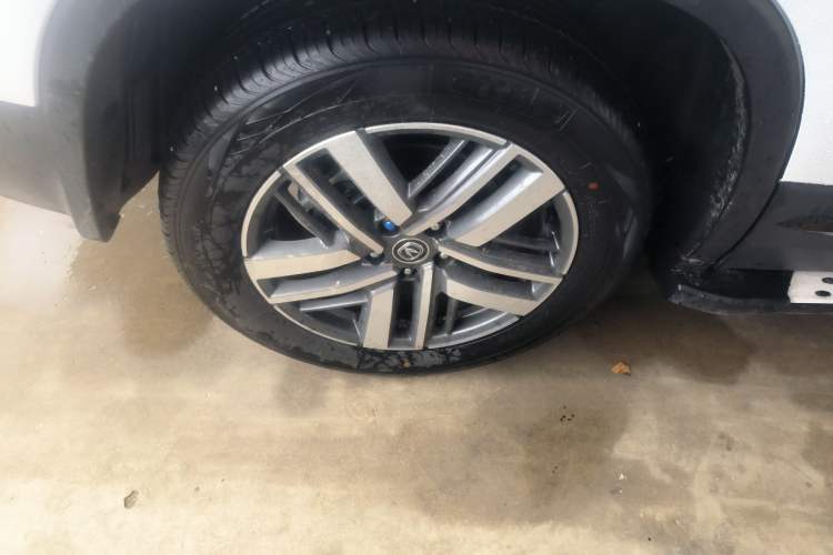 Used CHANGAN CS75 2024 Enjoy Edition 1.5T DCT Luxury Model Right Rear Wheel Hub