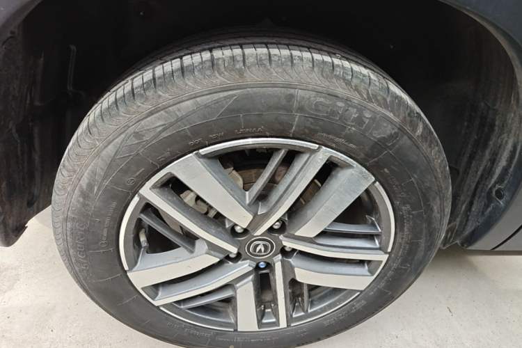 Used CHANGAN CS75 2024 Enjoy Edition 1.5T DCT Luxury Model Right Rear Wheel Hub