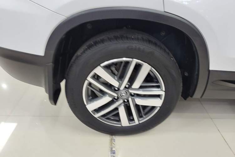 Used CHANGAN CS75 2024 Enjoy Edition 1.5T DCT Luxury Model Right Rear Wheel Hub