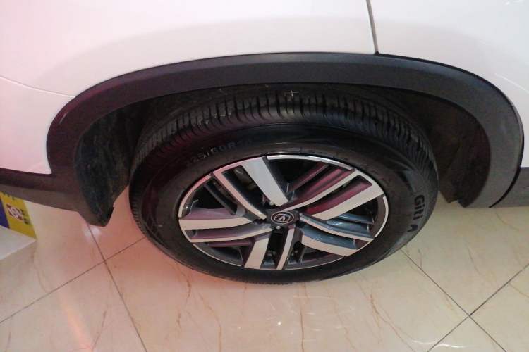 Used CHANGAN CS75 2024 Enjoy Edition 1.5T DCT Luxury Model Right Rear Wheel Hub
