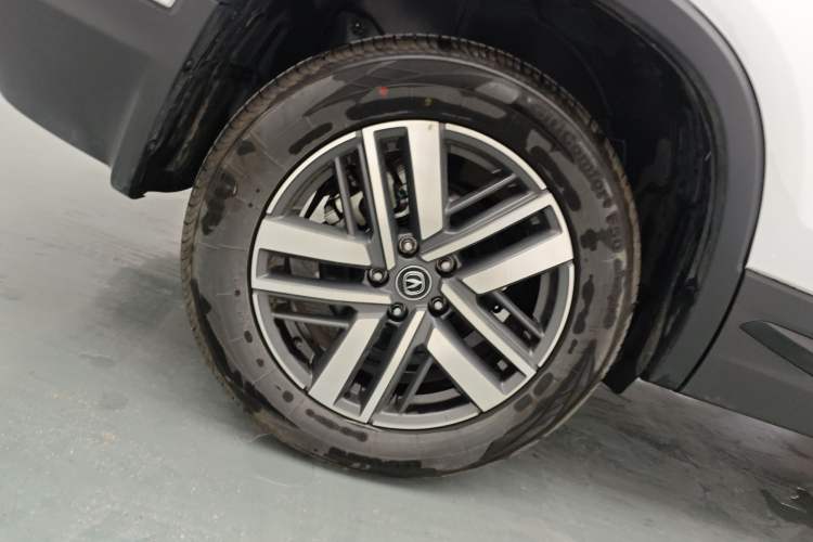 Used CHANGAN CS75 2024 Enjoy Edition 1.5T DCT Luxury Model Right Rear Wheel Hub