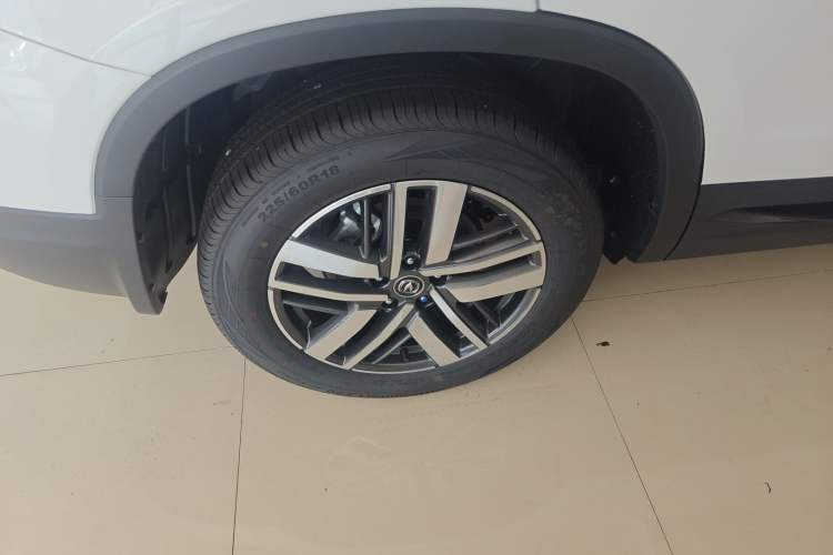 Used CHANGAN CS75 2024 Enjoy Edition 1.5T DCT Luxury Model Right Rear Wheel Hub