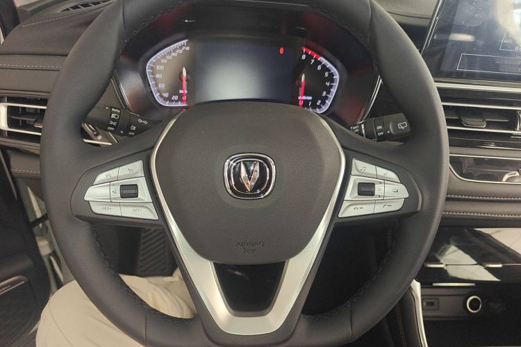 Used CHANGAN CS75 2024 Enjoy Edition 1.5T DCT Luxury Model Steering Wheel