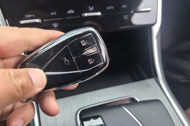 Used CHANGAN CS75 2024 Enjoy Edition 1.5T DCT Luxury Model Vehicle Key