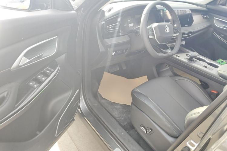 Used CHANGAN CS75 2025 Model PRO 1.5T Enjoyment 7-Seater Driver Seat