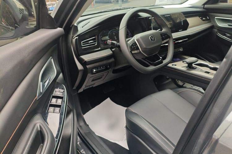 Used CHANGAN CS75 2025 Model PRO 1.5T Enjoyment 7-Seater Driver Seat