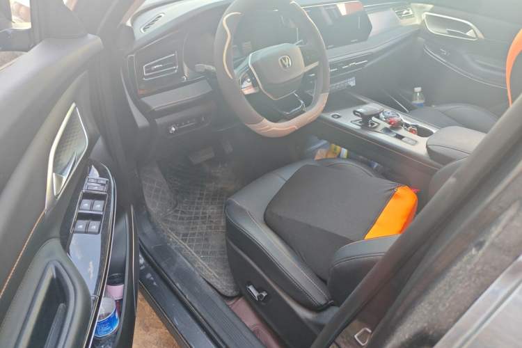 Used CHANGAN CS75 2025 Model PRO 1.5T Enjoyment 7-Seater Driver Seat