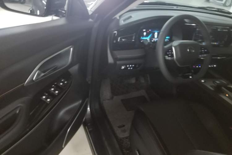 Used CHANGAN CS75 2025 Model PRO 1.5T Advanced 7-Seater Driver Seat