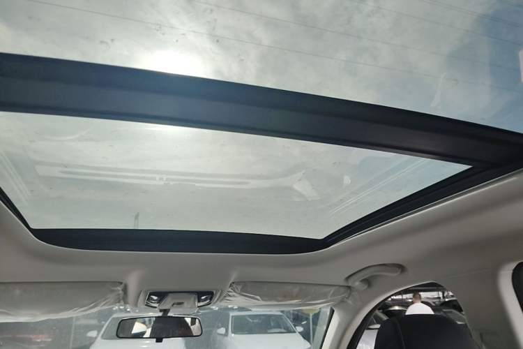 Used CHANGAN CS75 2025 Model PRO 1.5T Enjoyment 7-Seater Headliner
