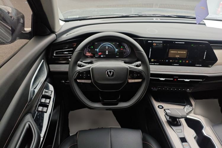 Used CHANGAN CS75 2025 Model PRO 1.5T Enjoyment 7-Seater Steering Wheel