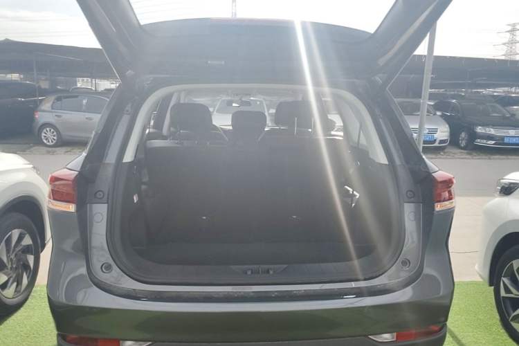 Used CHANGAN CS75 2025 Model PRO 1.5T Enjoyment 7-Seater Trunk