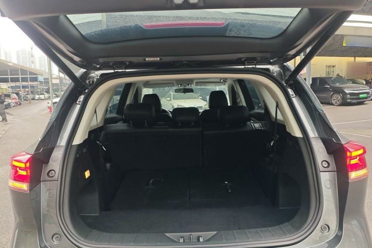 Used CHANGAN CS75 2025 Model PRO 1.5T Enjoyment 7-Seater Trunk
