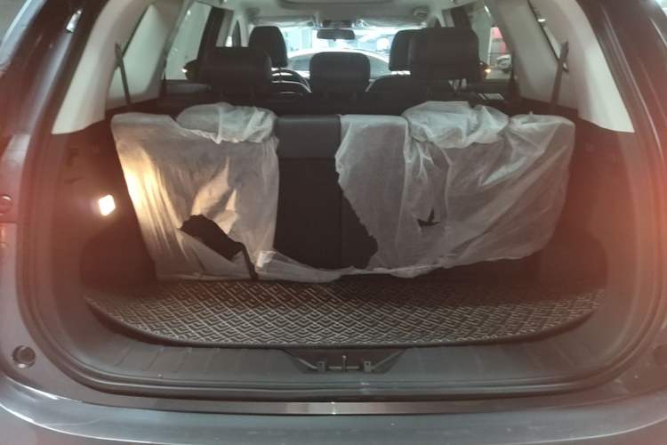 Used CHANGAN CS75 2025 Model PRO 1.5T Advanced 7-Seater Trunk
