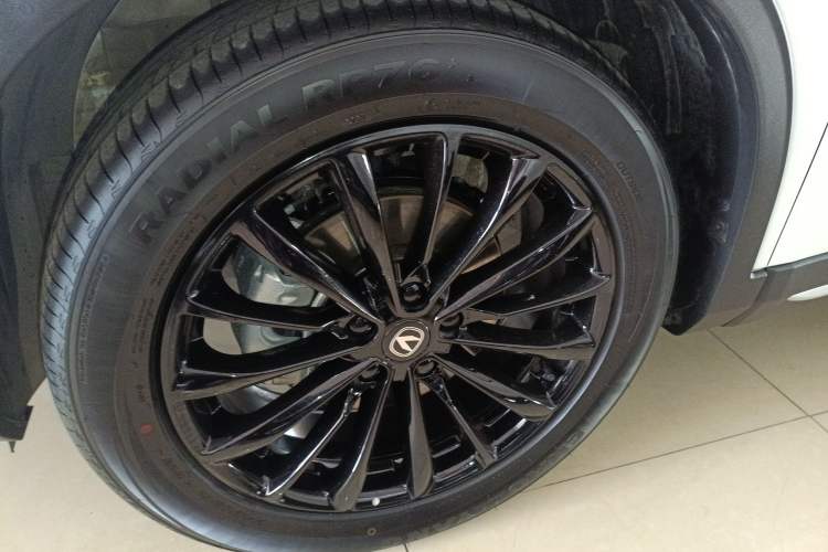 Used CHANGAN CS75 2025 Model PRO 1.5T Enjoyment 7-Seater Exterior 4