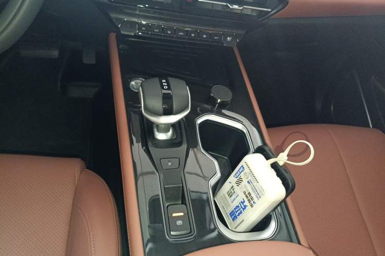 Used CHANGAN CS75 2025 Model PRO 1.5T Enjoyment 7-Seater Gear Lever