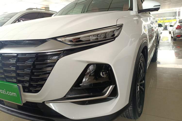 Used CHANGAN CS75 2025 Model PRO 1.5T Enjoyment 7-Seater Left Front Headlight